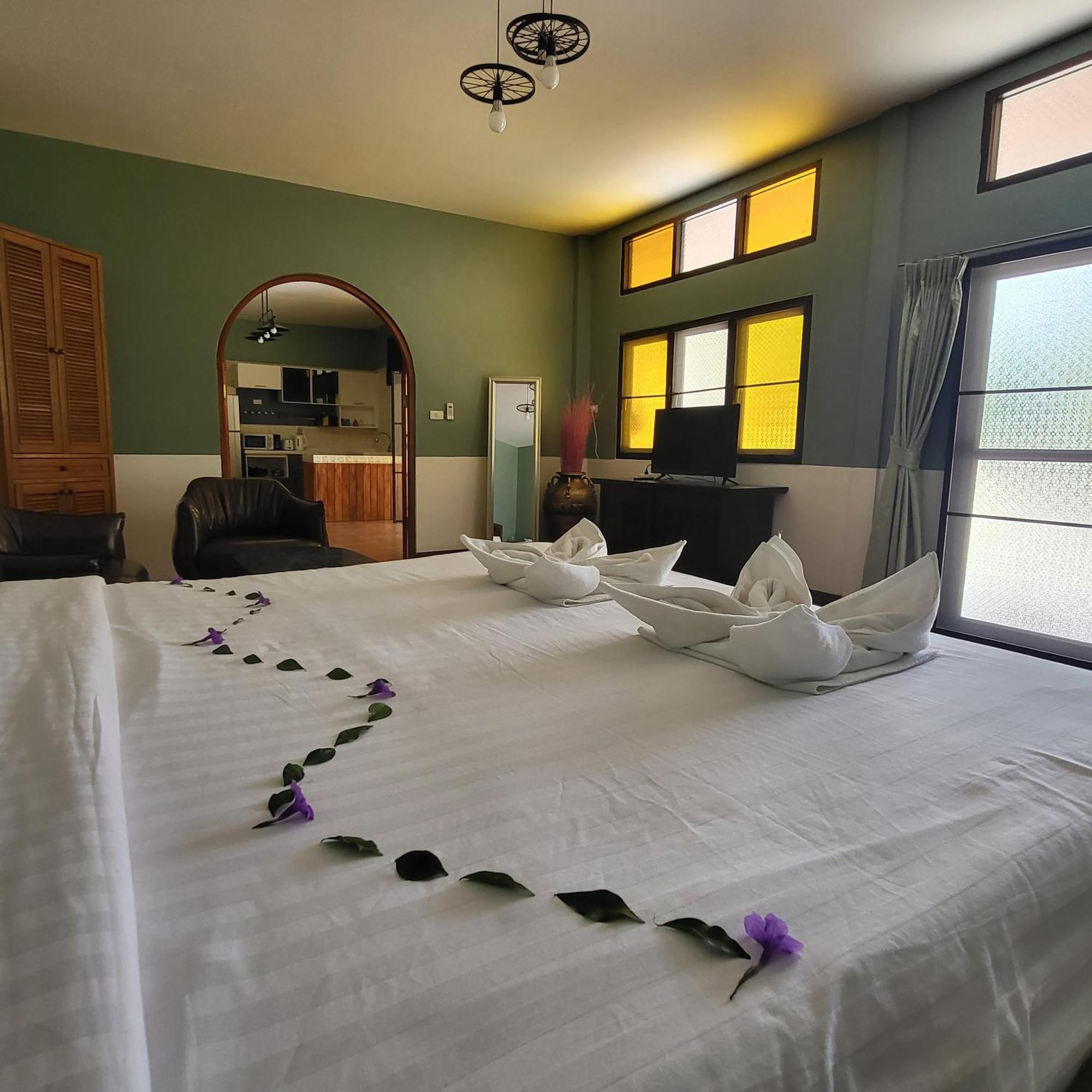Namphung Phuket Boutique Resort Rawai Екстериор снимка